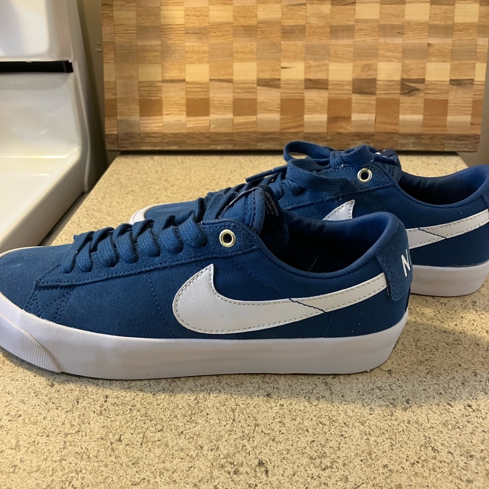 Nike Blue and White Sneakers Women’s size 5.5 NWOT